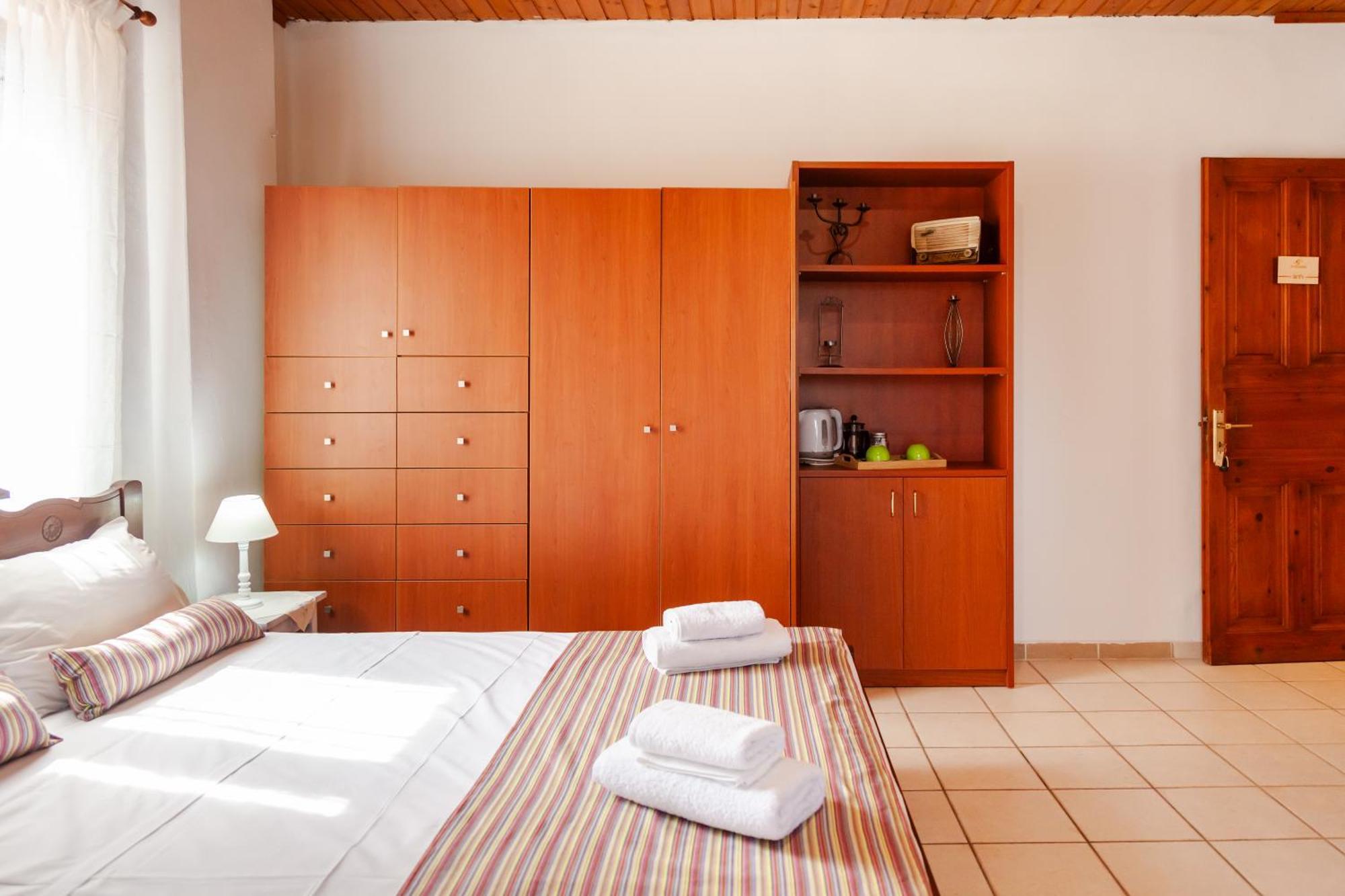 Amnisiades Apartments Karteros Extérieur photo