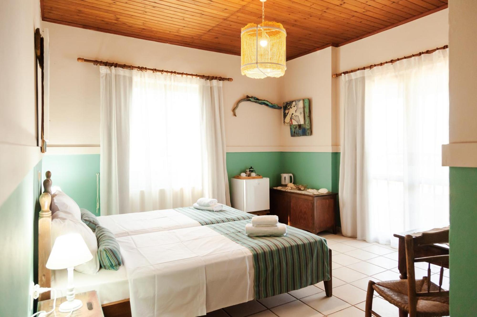 Amnisiades Apartments Karteros Extérieur photo