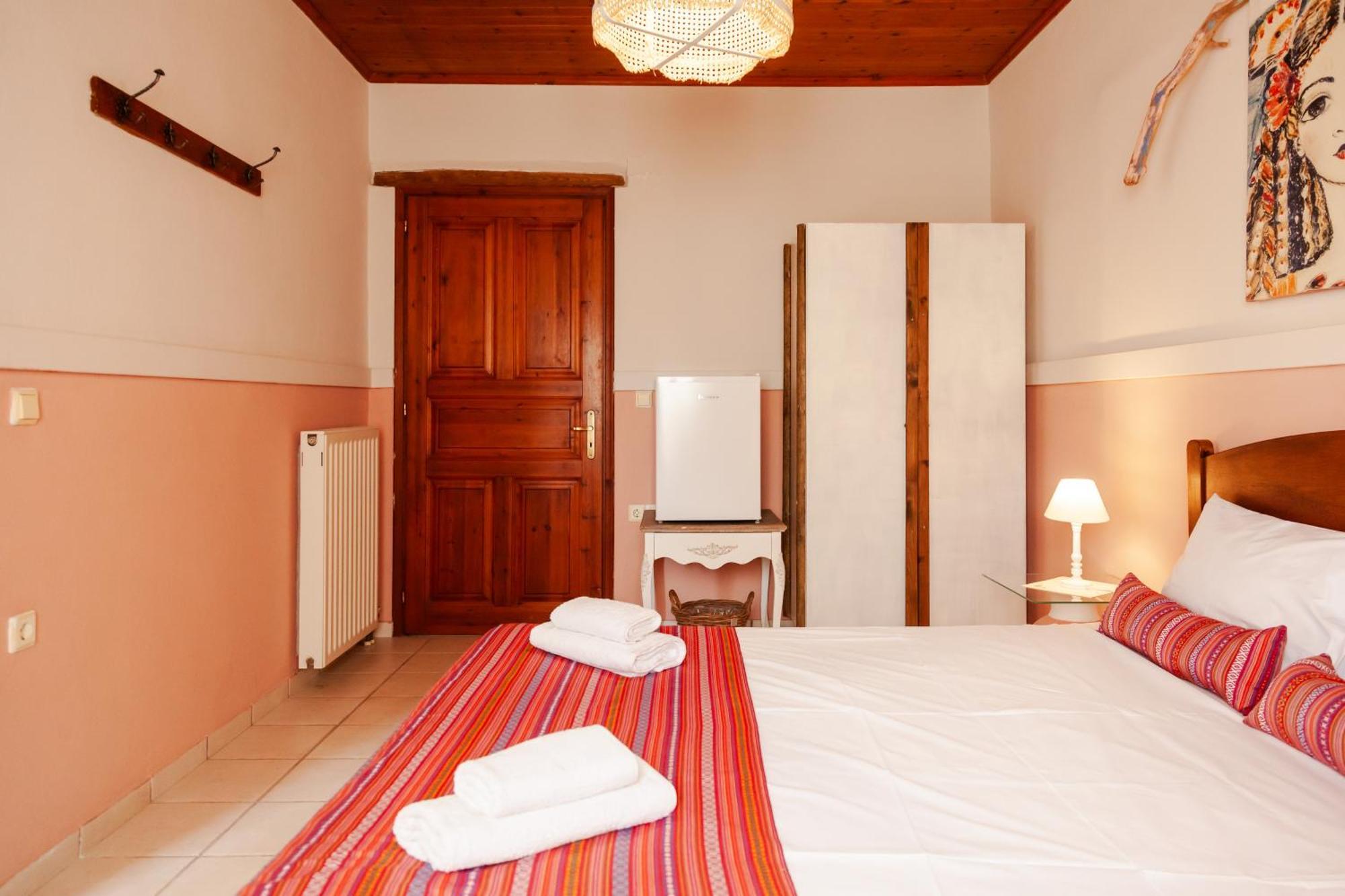 Amnisiades Apartments Karteros Extérieur photo