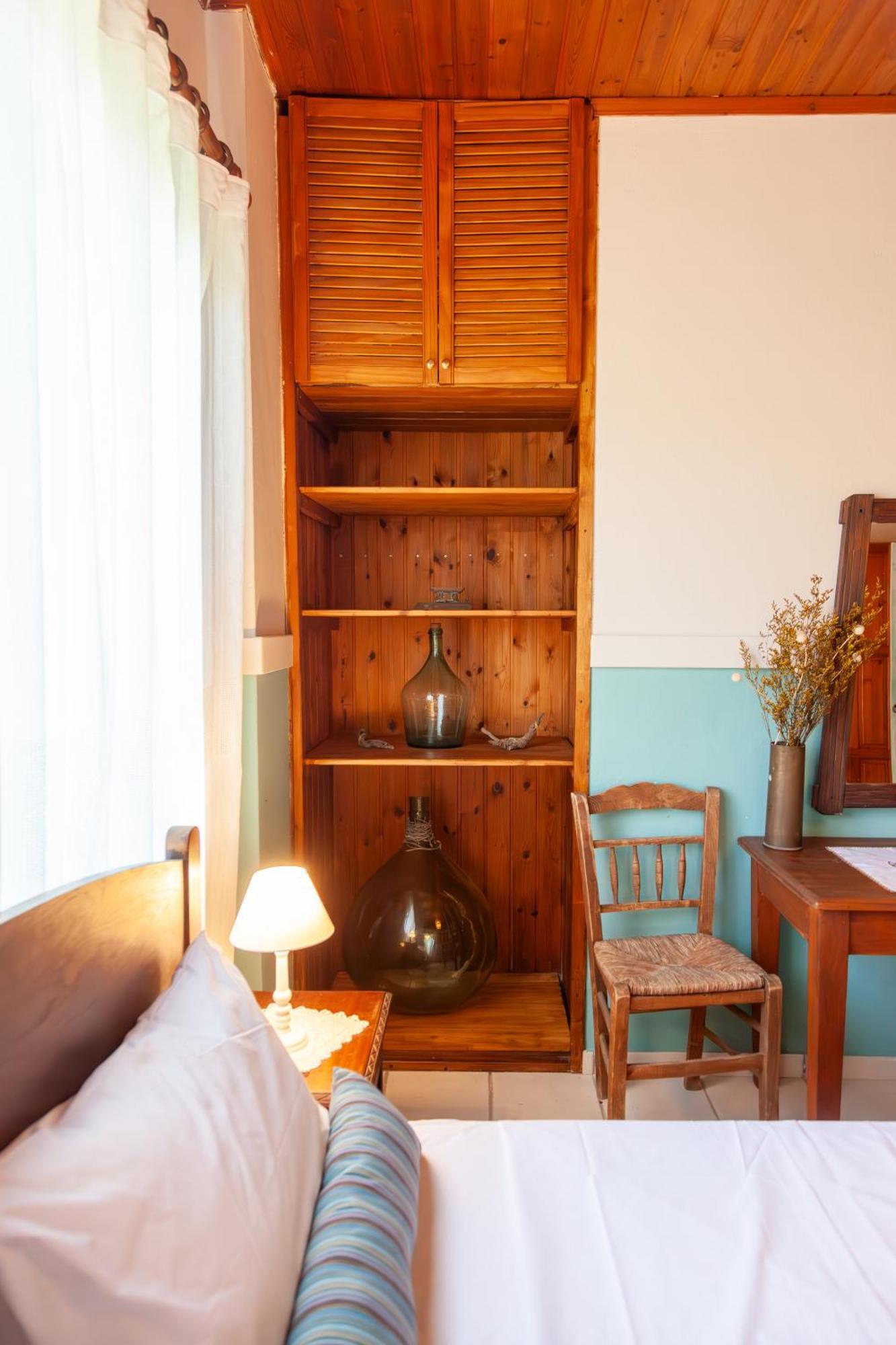 Amnisiades Apartments Karteros Extérieur photo