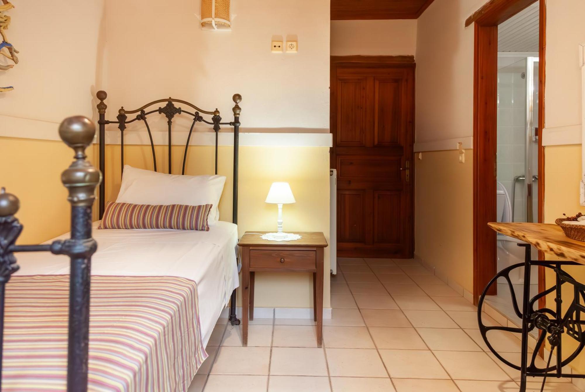 Amnisiades Apartments Karteros Extérieur photo